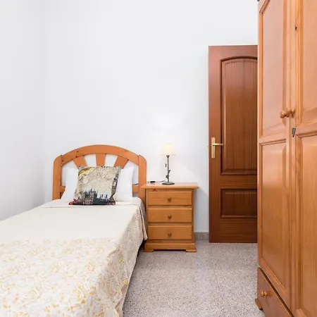 Home2book Urban Ii דירה
